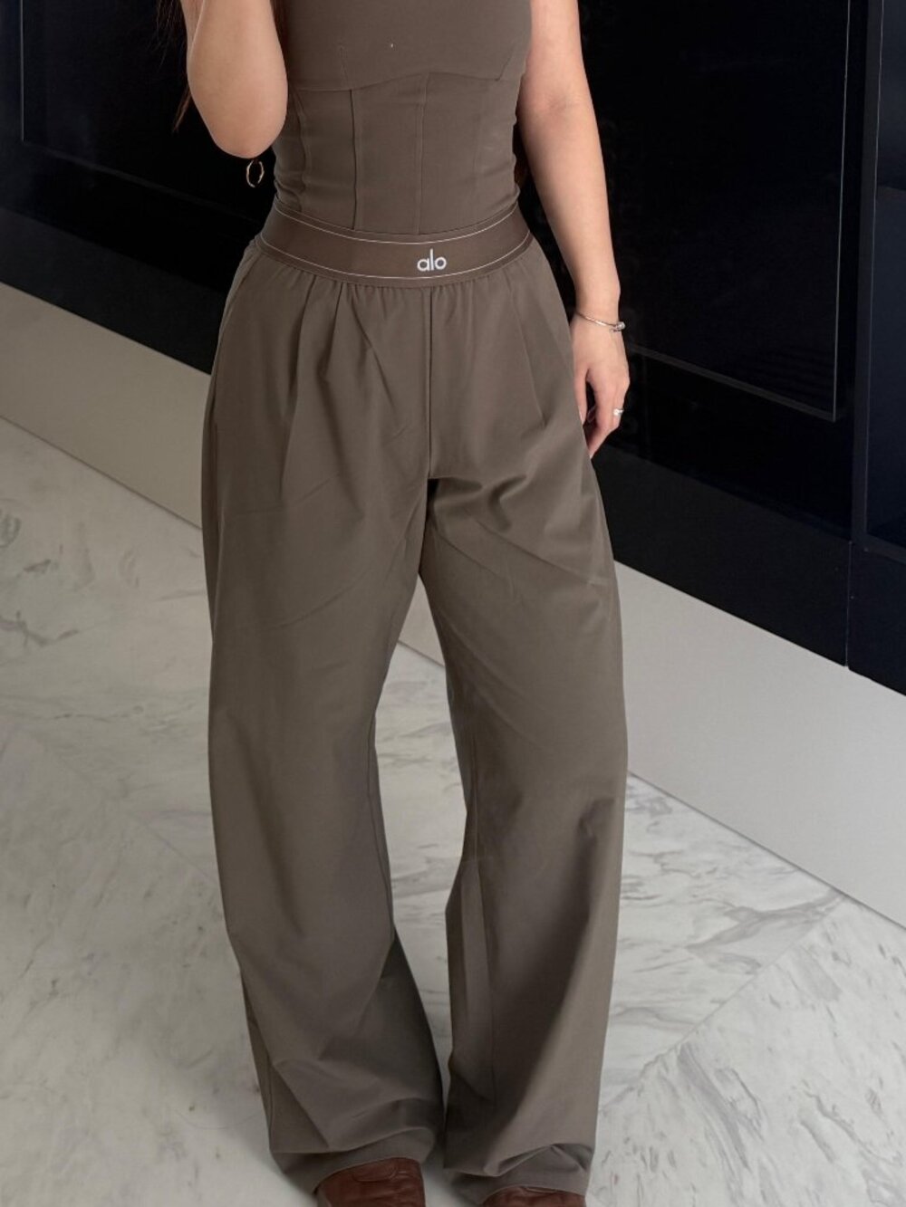 ALO Yoga NWT☕Espresso Brown Suit Up Trouser 30" Inseam